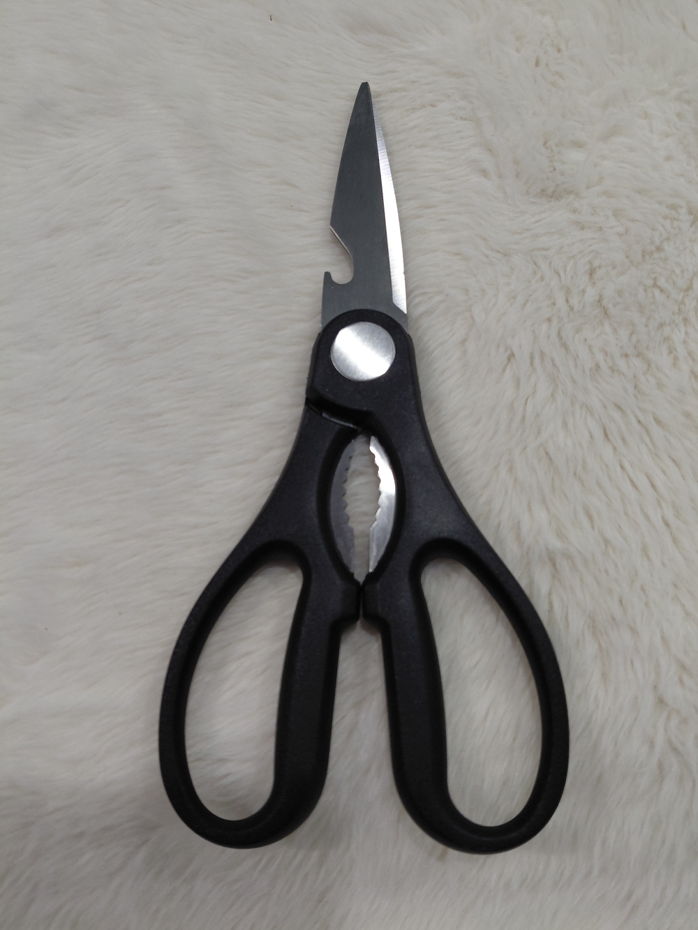 NWT Multi-Purpose Black Kitchen Shears with Built-In Bottle Opener